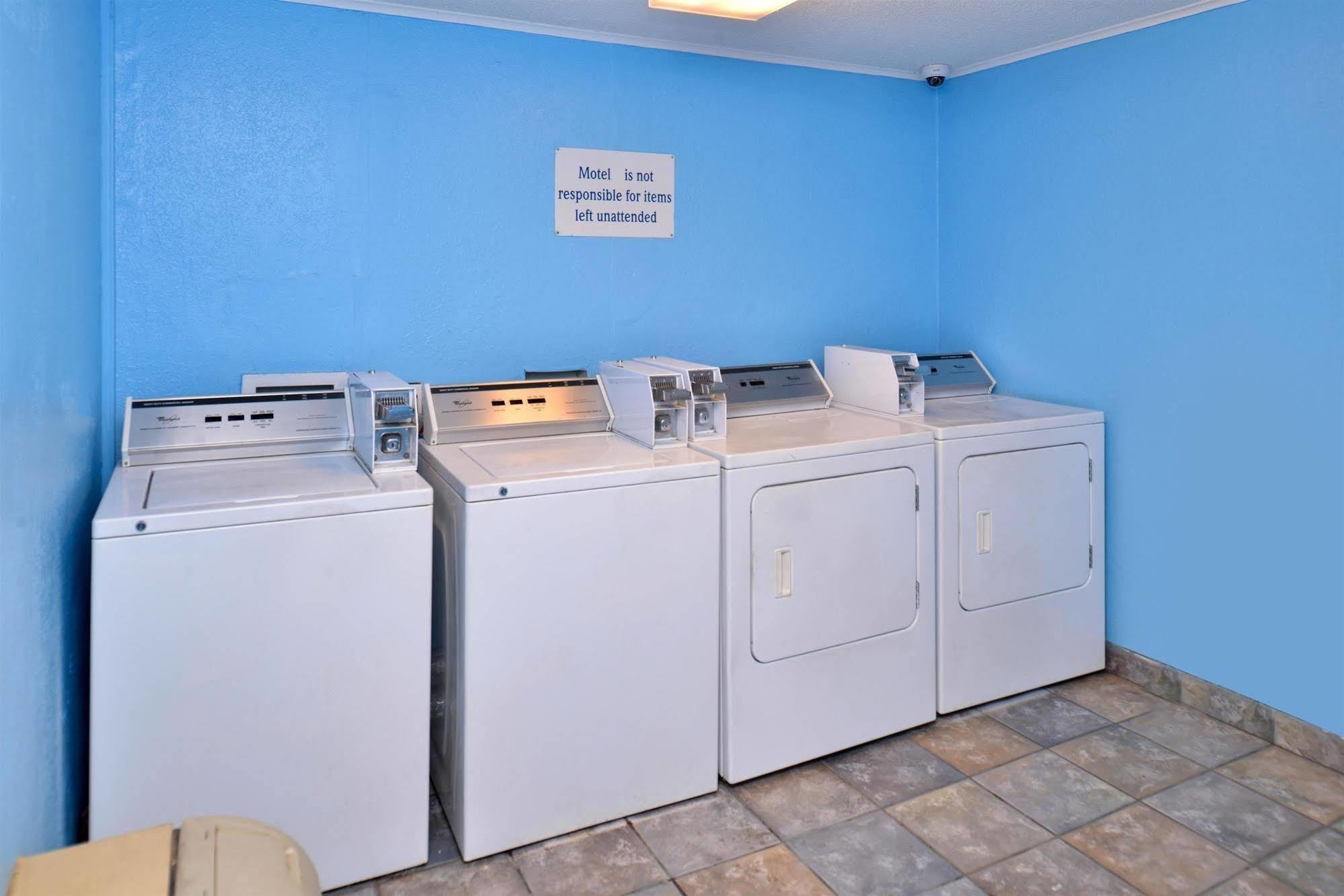 Americas Best Value Inn & Suites Jackson Exteriör bild