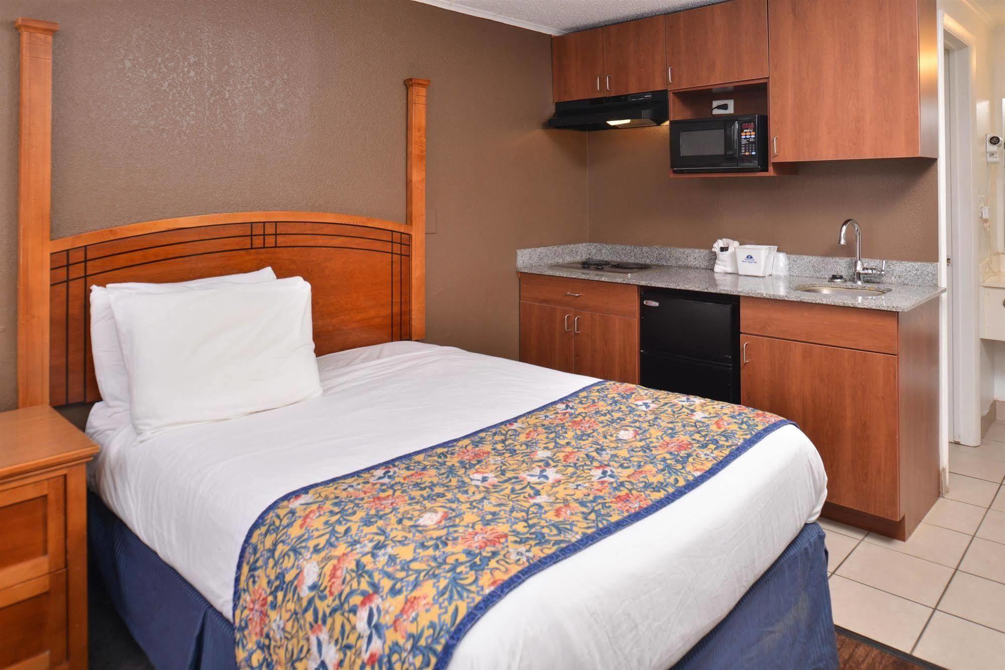 Americas Best Value Inn & Suites Jackson Exteriör bild